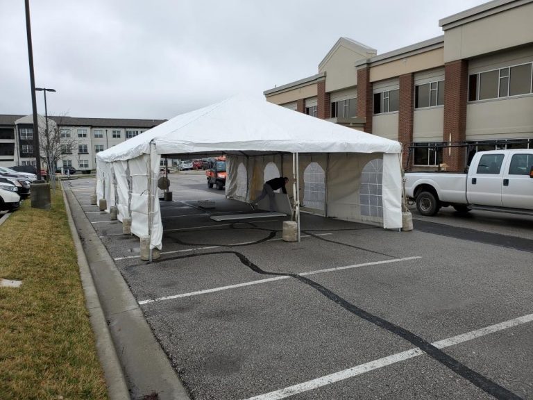 Large White Medical Testing & Vaccine Tents in Kansas City, MO